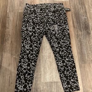 HOT TOPIC | Blackheart super skinny jeans size 16| black + white stars